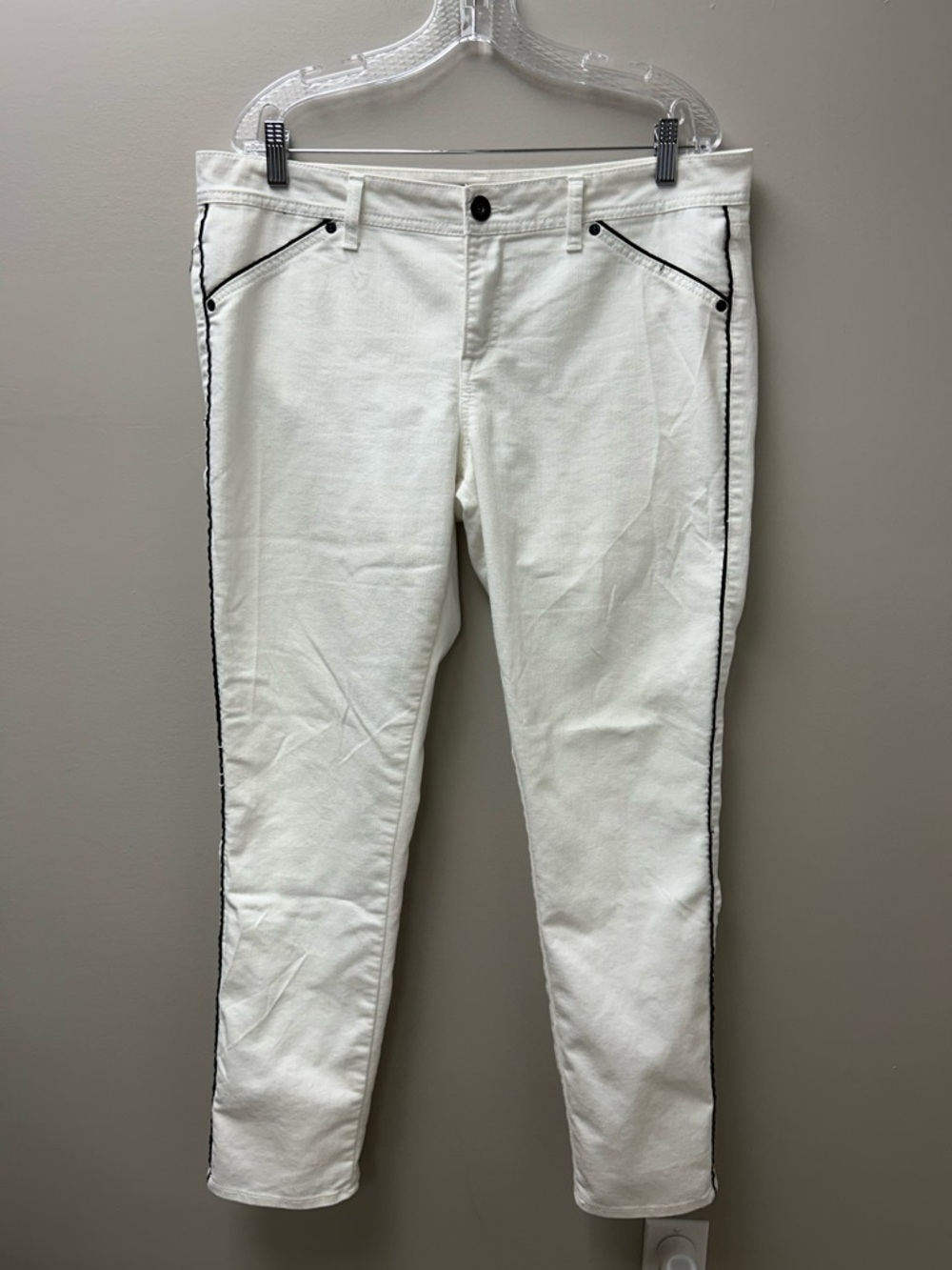 Jordache Women’s White w/ Black Trim Skinny Jeans
